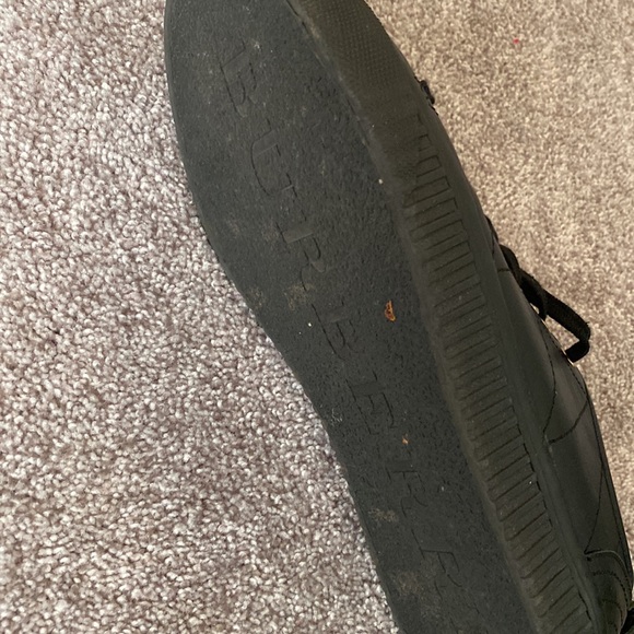 Burberry - Black and Gold - Picture 3 of 3